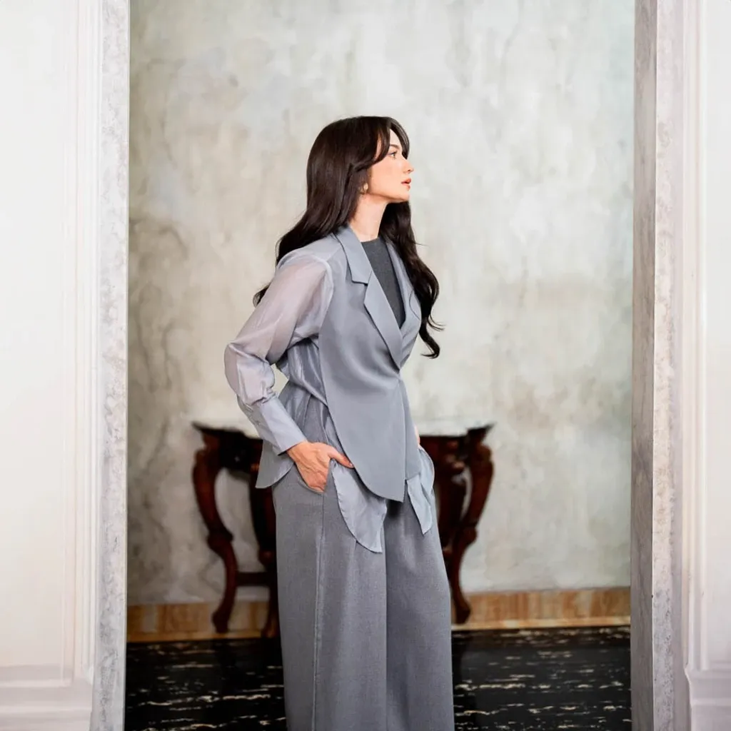 Atasan Wanita Lengan Panjang Blazer Sheer Kekinian
