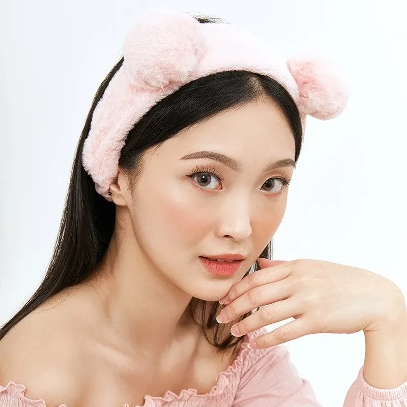 Bandana Bulu Pelindung Rambut Pom Pom Warna Putih Muda