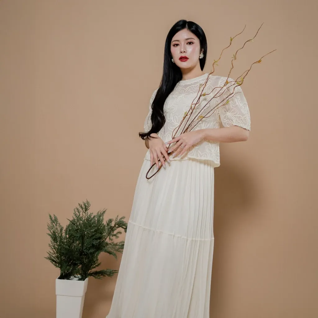 Blouse Crop Wanita Embroidery Floral CNY Lengan Pendek