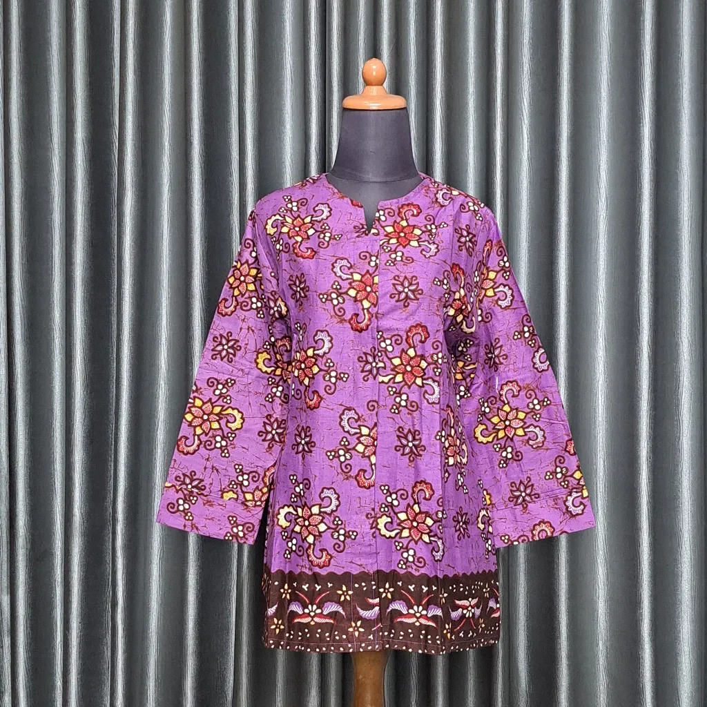 Blus Batik Pink Kerah Lengan Panjang untuk Wanita