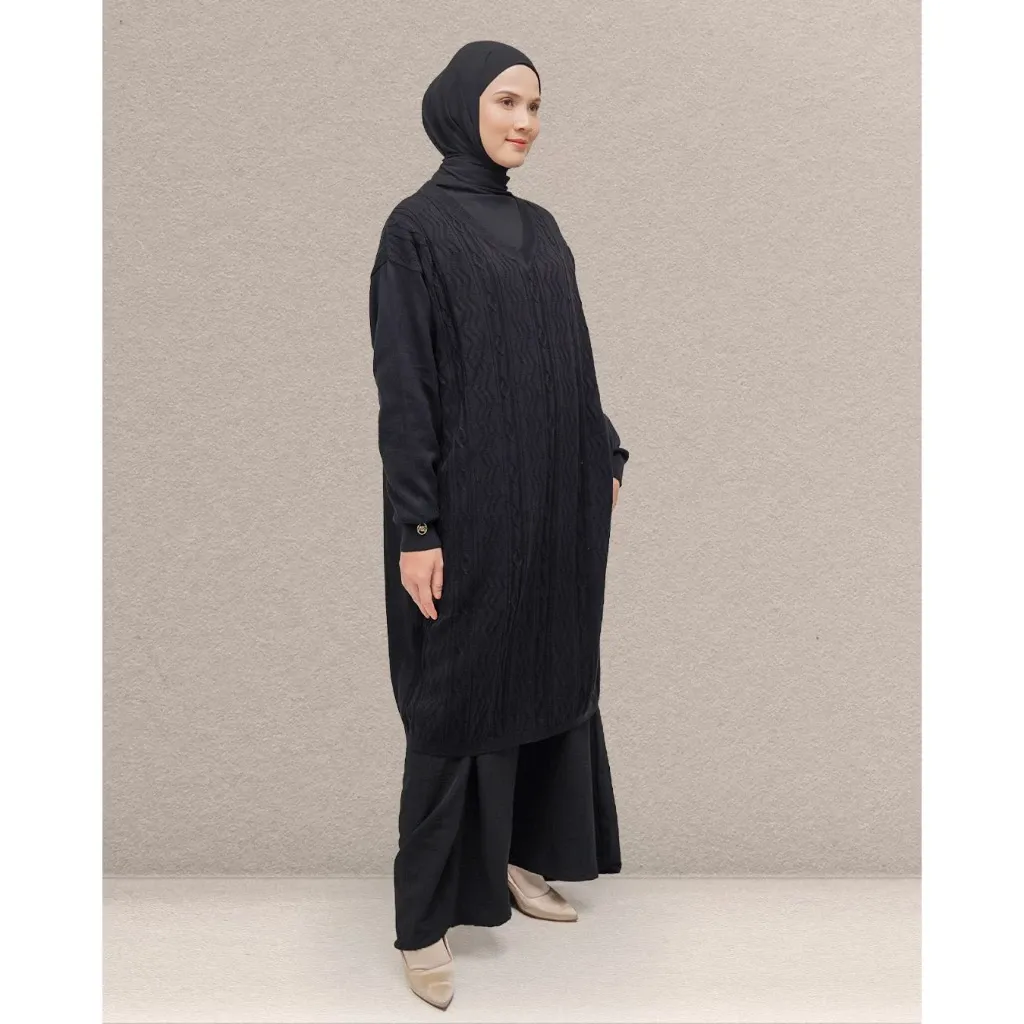 Cyra Knit Black Outerwear Wanita