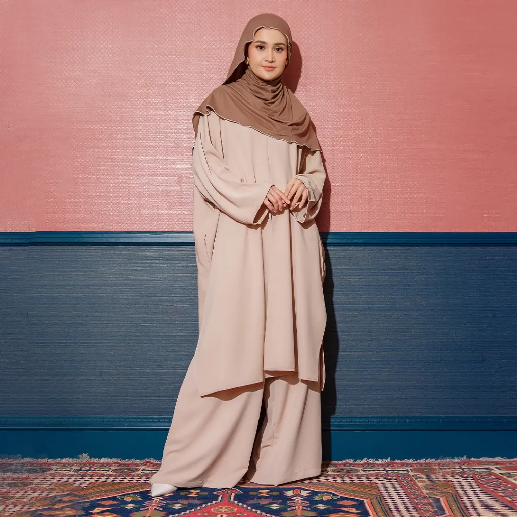 Hanifa Tunik Set dengan Celana Melayu