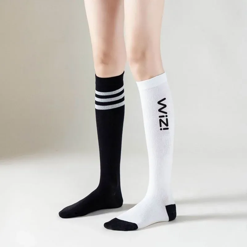 Kaos Kaki Panjang Wanita Anti Slip Garis Belang