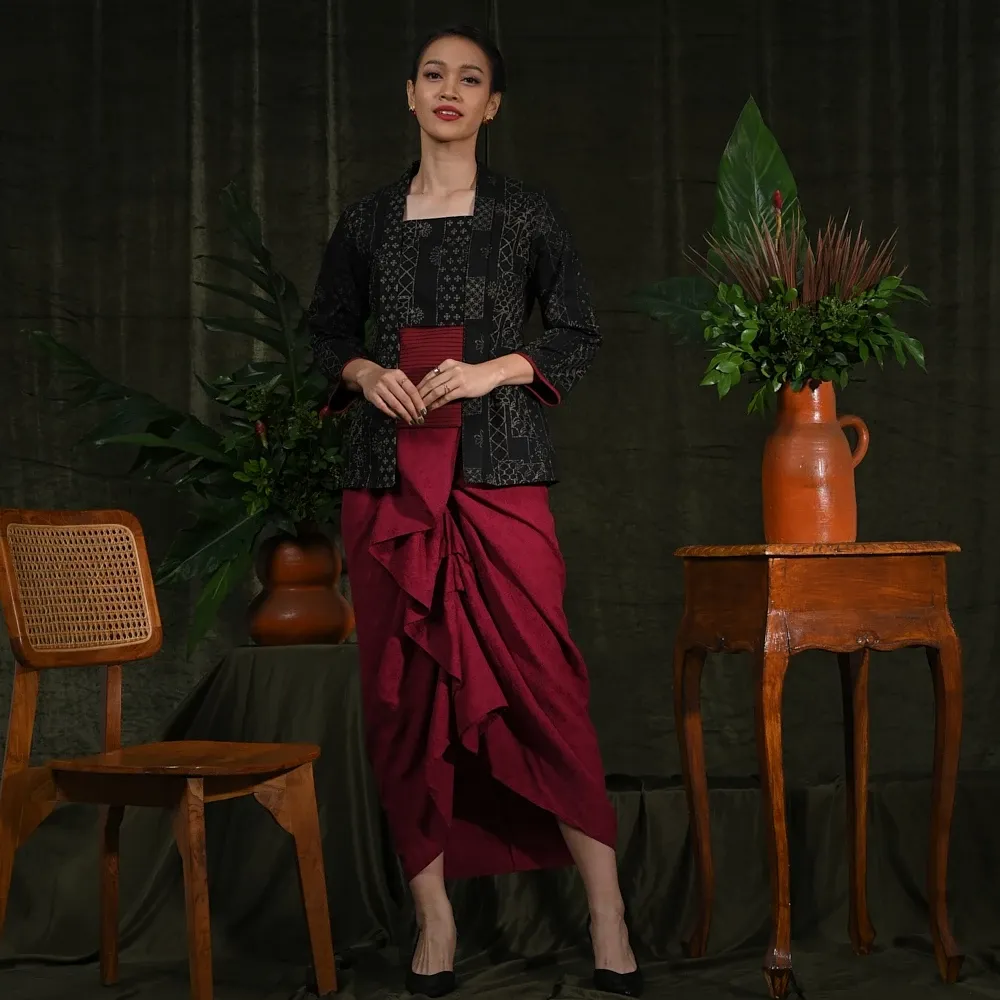 Kebaya Cirebon T3030 - Blouse Batik Wanita Modern