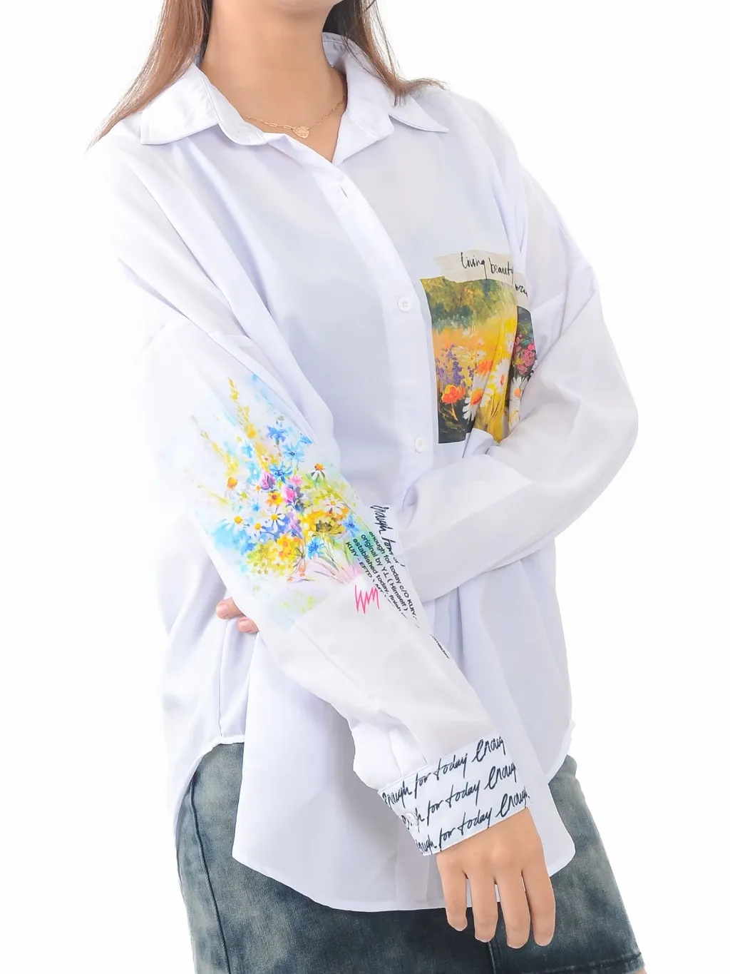 Kemeja Oversize Motif Lengan Panjang Wanita Shakila Putih
