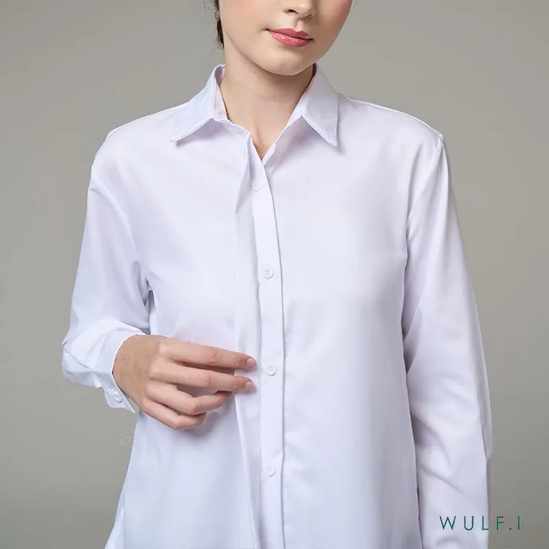 Kemeja Wanita Lengan Panjang Putih dengan Belah Belakang