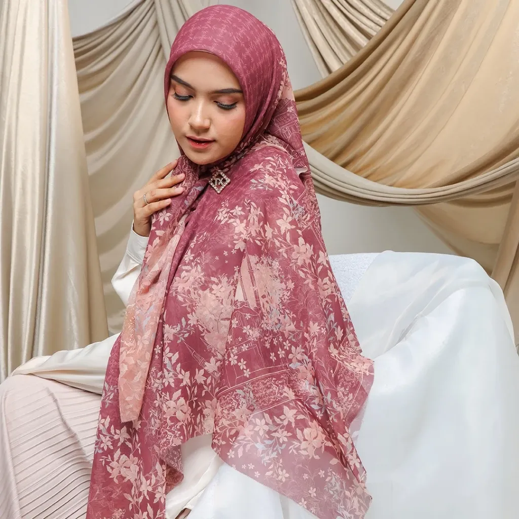 Kerudung Segi Empat Premium Texla Scarf Signature dengan Box dan Bros