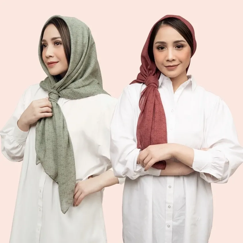Nagita Slavina Ultrafine Plain Scarf Segi Empat