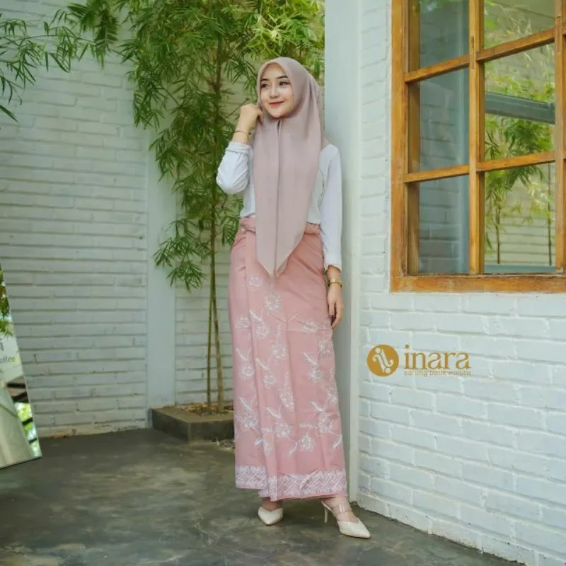 Sarung Batik Wanita Motif Cantik Bahan Katun Cap Tradisional