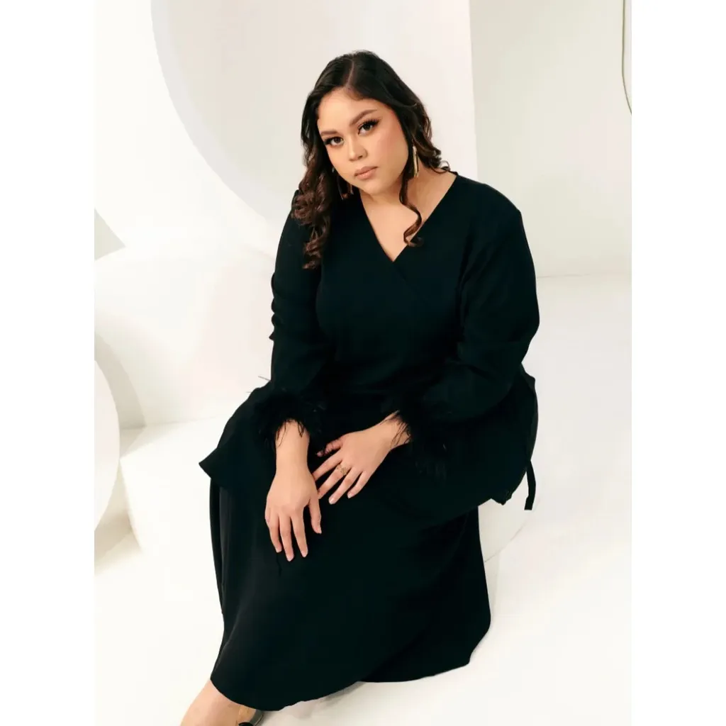 Setelan Tun Malika Curva Fabulous