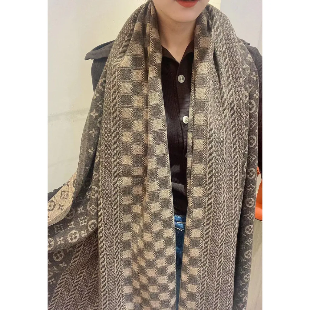Syal Pashmina Wanita Motif Monogram