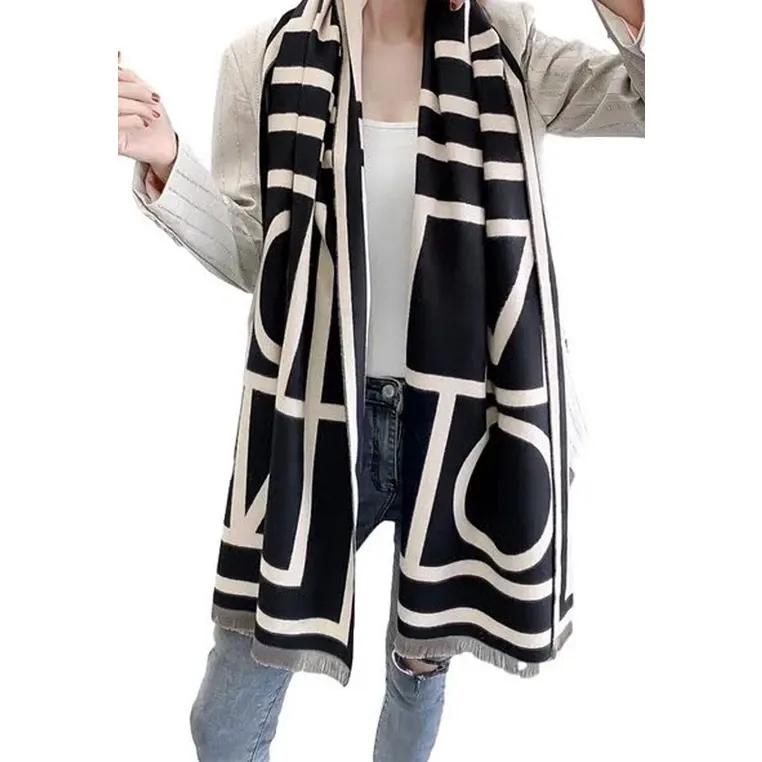 Syal Wanita Pola Geometris dari Wool Virgin