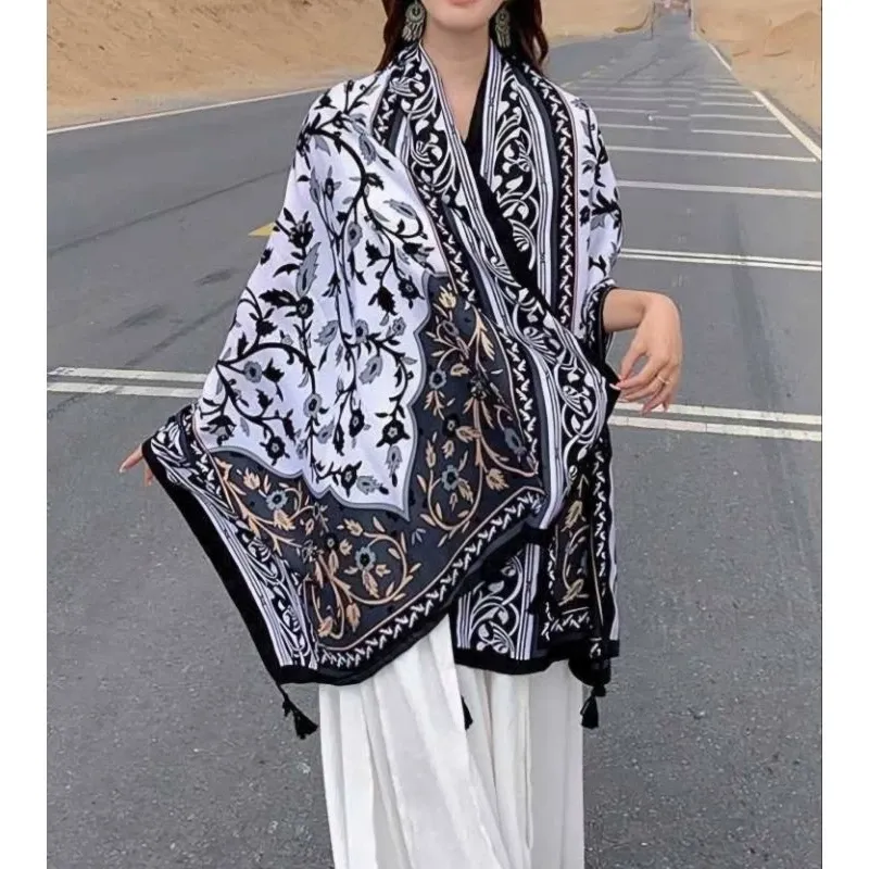 Syal Wanita Viscose Pola Bunga dengan Tassels