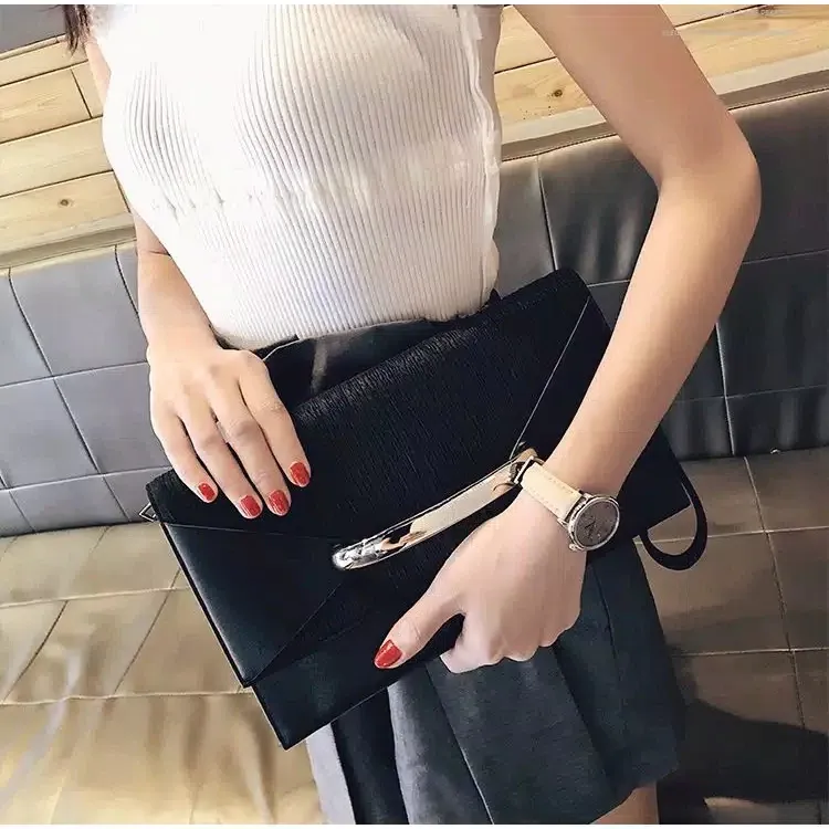 Tas Clutch Pesta Wanita Vedlyn Elea