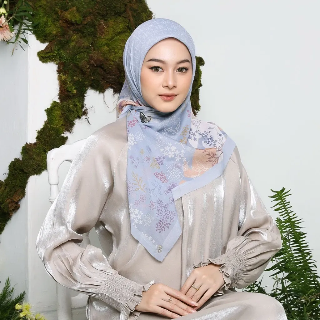 Umama Scarves Box - Kerudung Segi Empat Premium dengan Box dan Bros